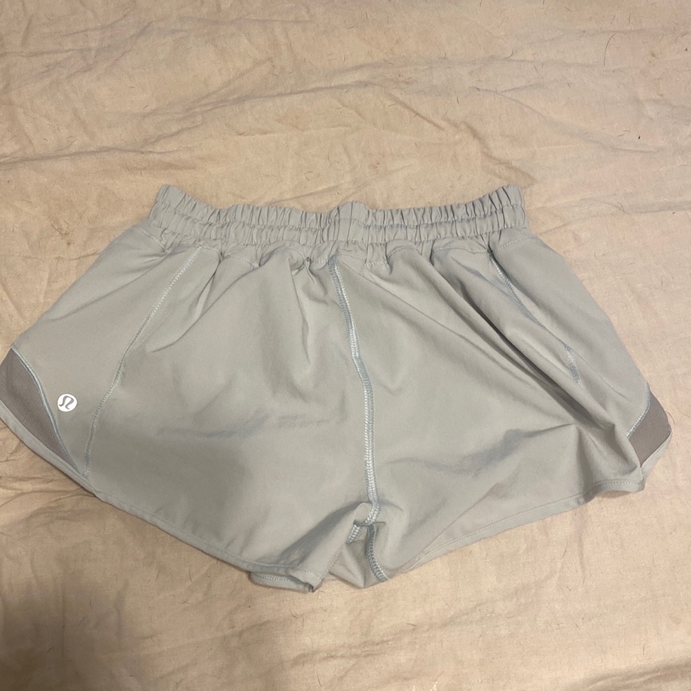 Lululemon hotty hot shorts size 4 2.5”